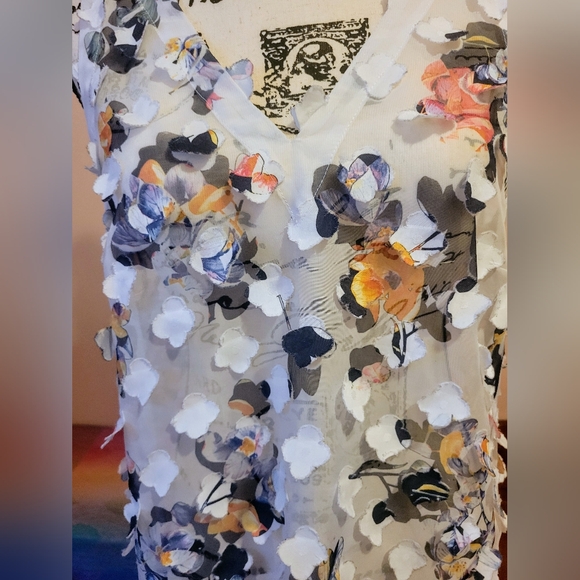 A New Day Floral Applique Sheer V-Neck Pastel Tank Top, White, Medium, NWOT - Picture 3 of 8
